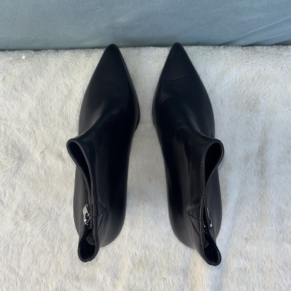 EUC Paige Leather Block Heel Ankle Boots Size 9.5 Black Womens Slip-On Heeled - Picture 5 of 8